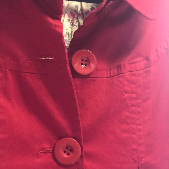 Red jacket - Picture 2 of 4